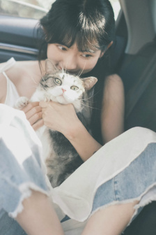 女性黑色蕾丝抹胸开叉短裙拔萝卜